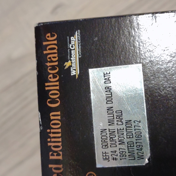 Nascar collection Jeff Gordon car Bank - Picture 5 of 9